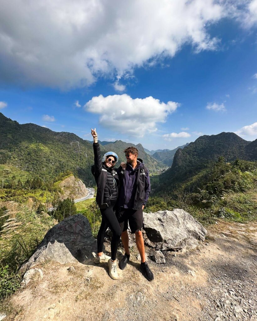 Zastavka na vyhliadke pocas Ha Giang Loop tour.