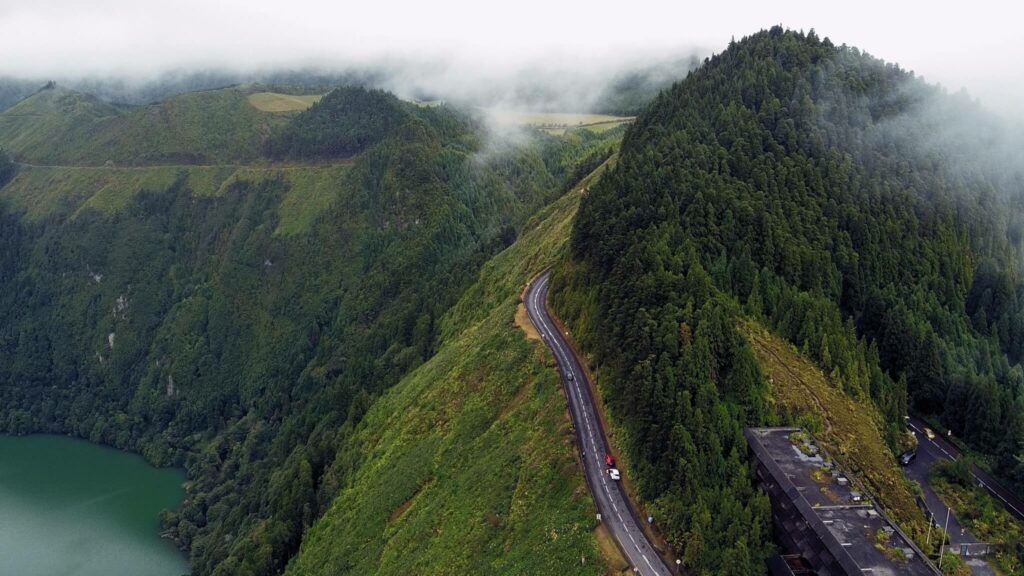 pohlad z dronu na Miradouro da Vista do Rei