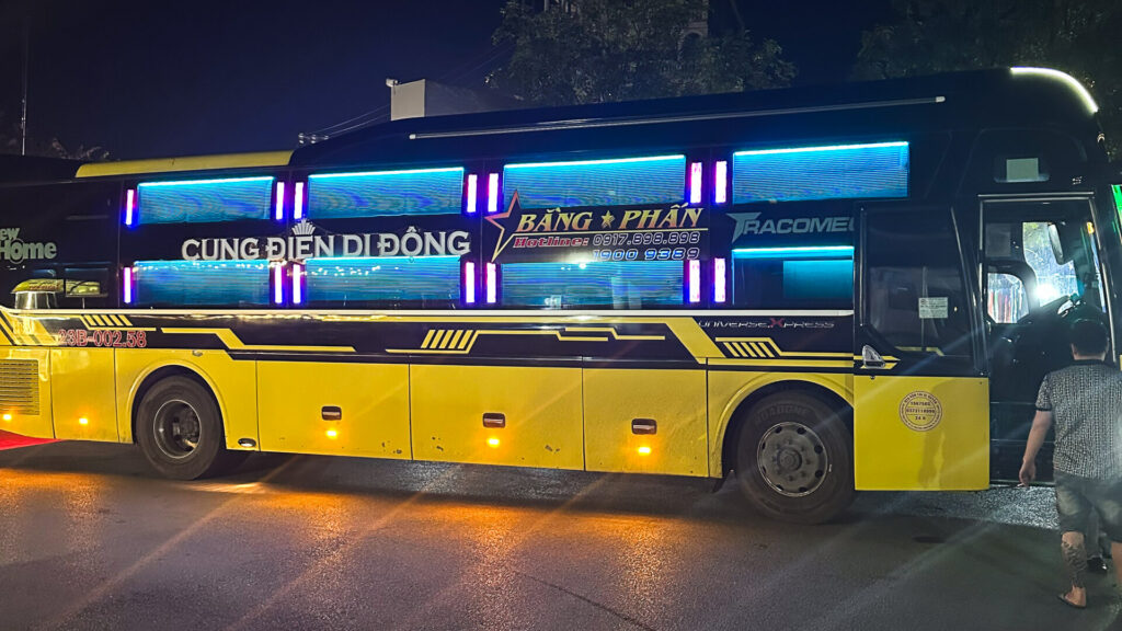 Spiaci VIP autobus vo Vietname